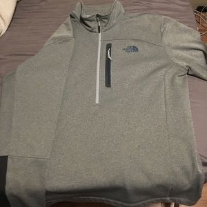 XL MEN’S NORTHFACE HALF ZIP